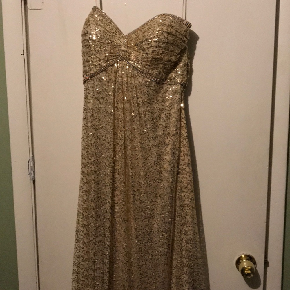 Beautiful gold prom dress